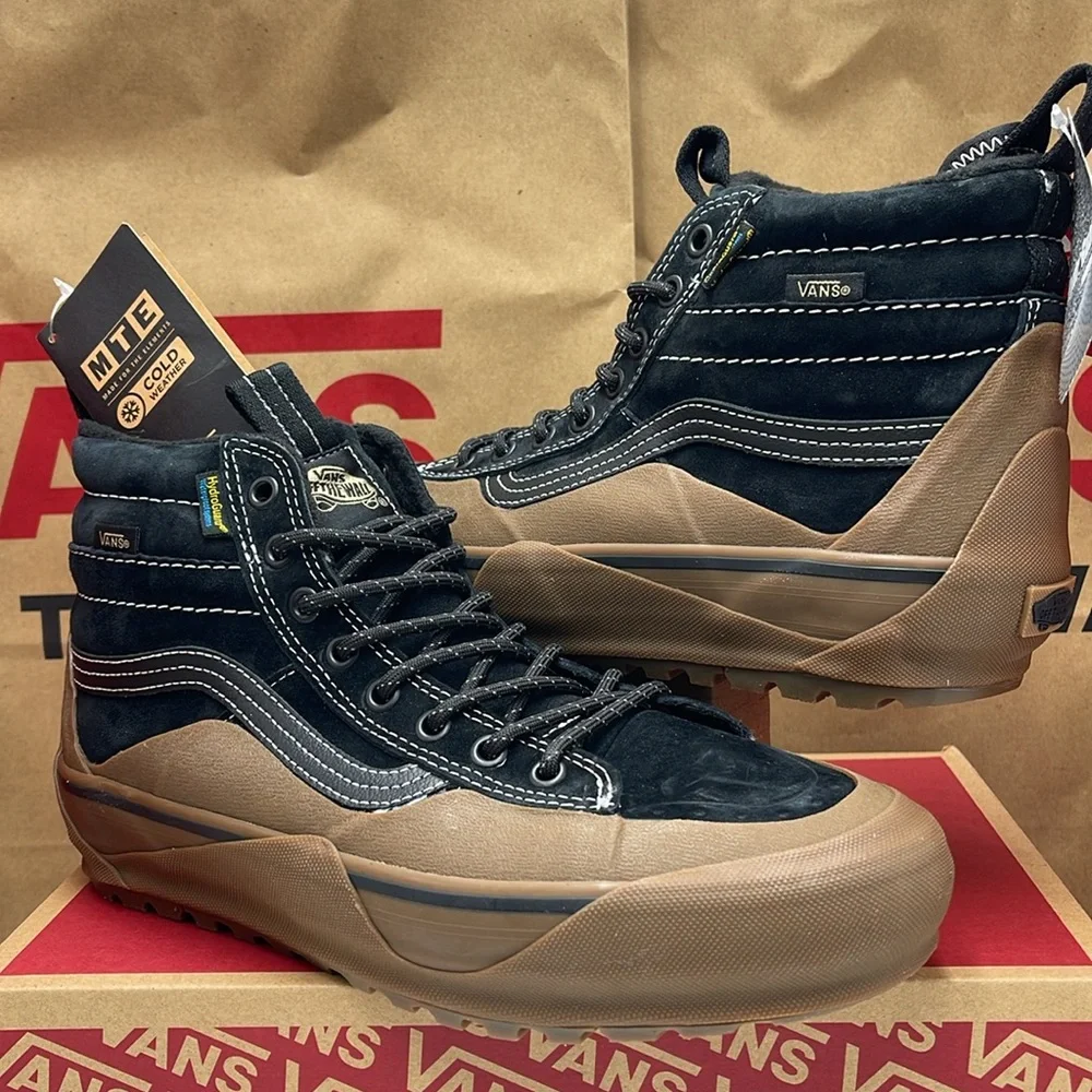 Vans Men’s Sk8-Hi Dip Mte-2
Black/Gum
VN0009QKB9M
Boots Cold Weather Sneakers - Picture 2 of 16